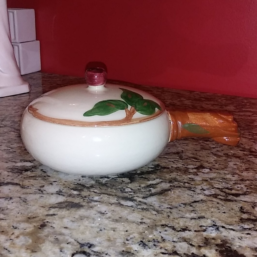 0917 AS IS Franciscan 4" Casserole Dish with Lid